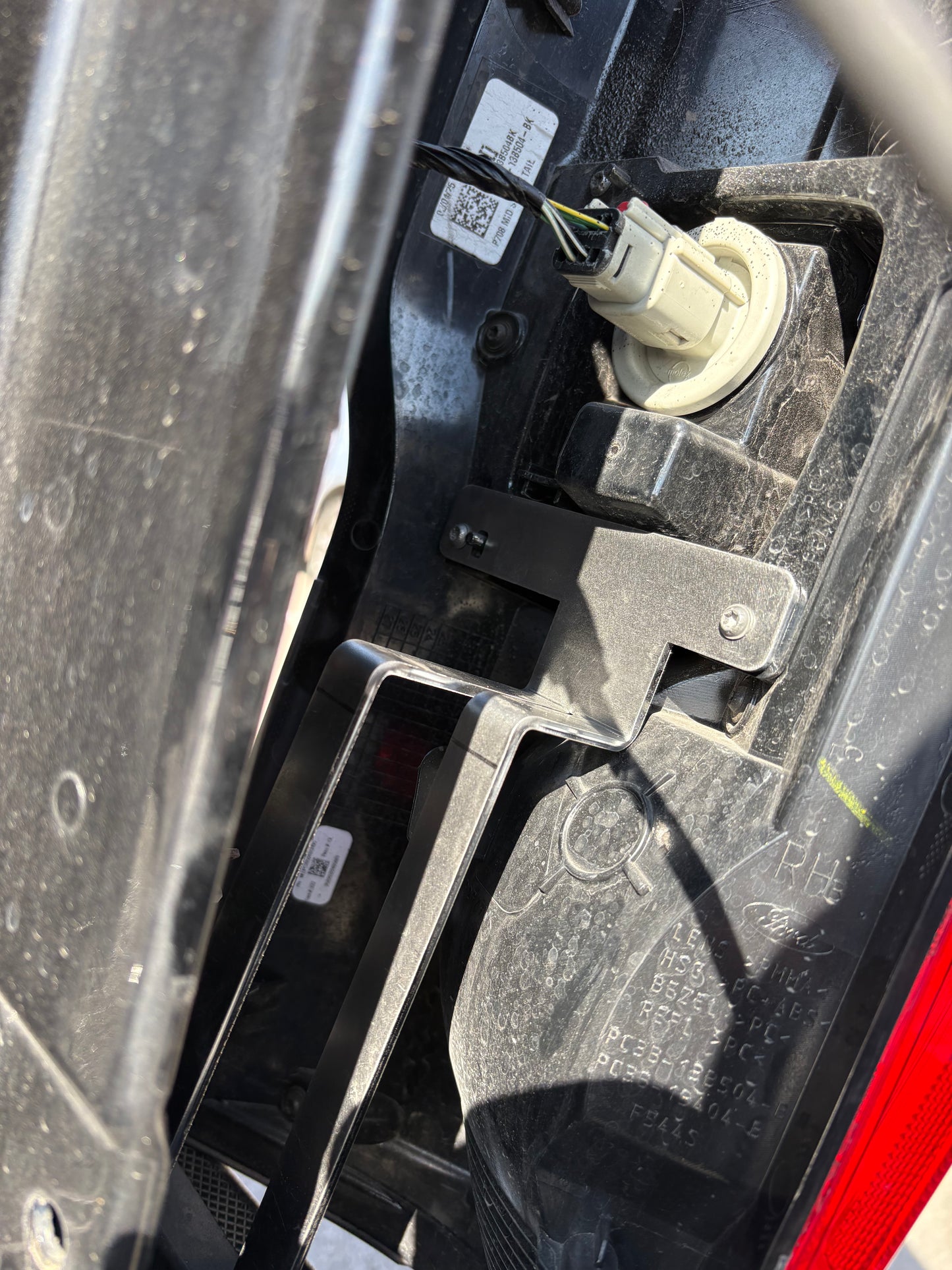 LightLock™ Taillight Set - For 2023-2026 Ford Super-Duty F-250, F-350, F-450 Halogen w/ LED Reverse Taillights